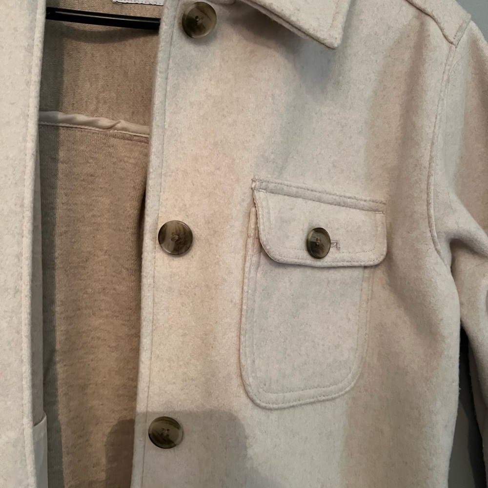 Old Navy Oversized Shacket - Picture 2 of 9